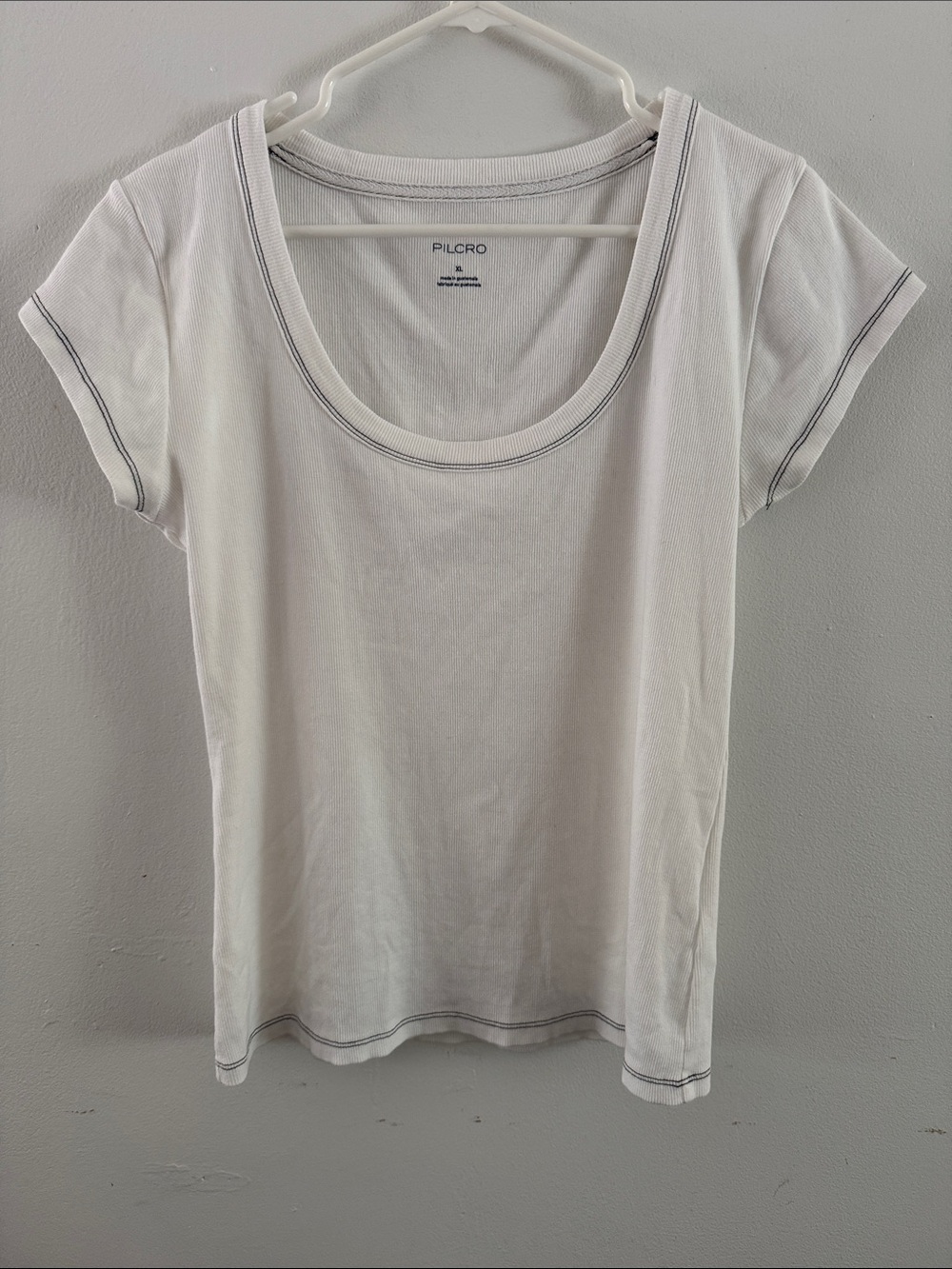 Pilcro White Scoop Neck Tee with Contrast Topstitching Sz XL